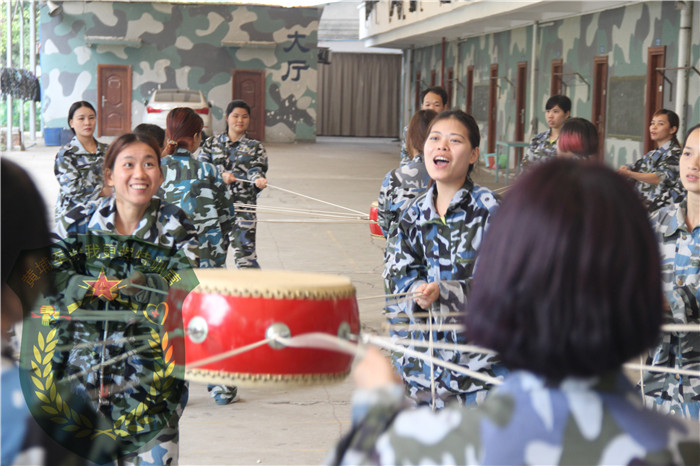 汴禧集團61人由廣州拓展培訓公司負責進行四天拓展訓練