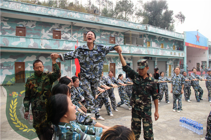 汴禧集團61人由廣州拓展培訓(xùn)公司負責(zé)進行四天拓展訓(xùn)練