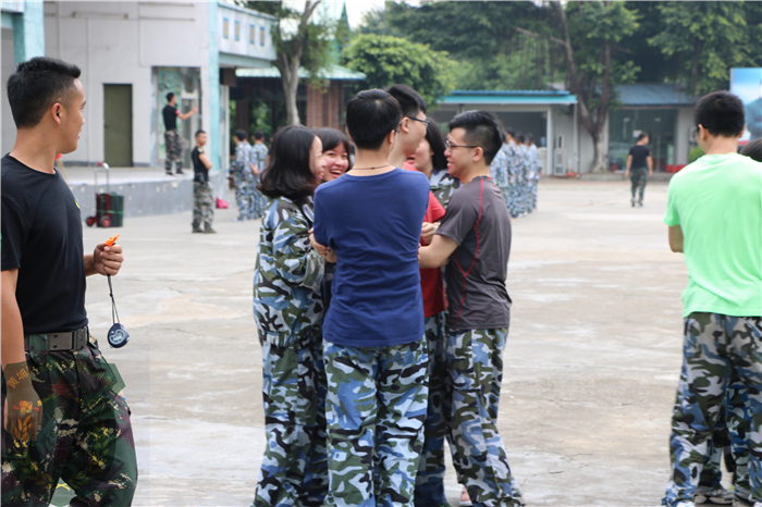 中國工商銀行(廣州市花支行工會)30人到黃埔軍校夏令營進(jìn)行拓展訓(xùn)練