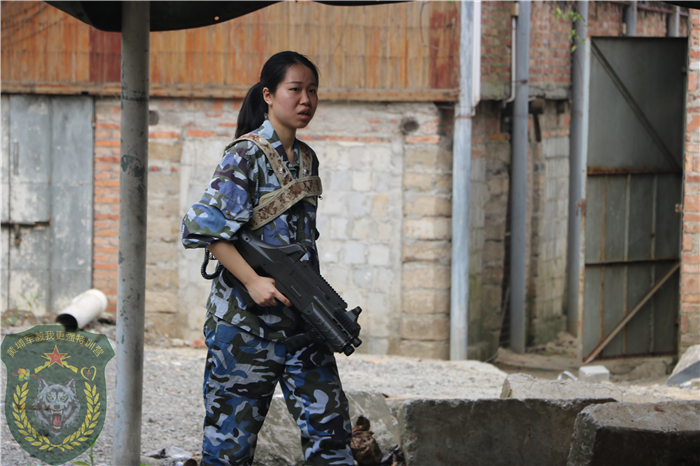 中國工商銀行(廣州市花支行工會)30人到黃埔軍校夏令營進(jìn)行拓展訓(xùn)練