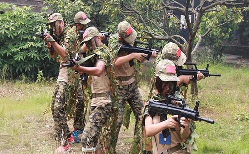 以這樣方式提高青少在黃埔軍校夏令營的積極